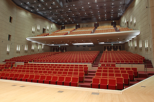 たましんRISURUホール（立川市市民会館）大ホール